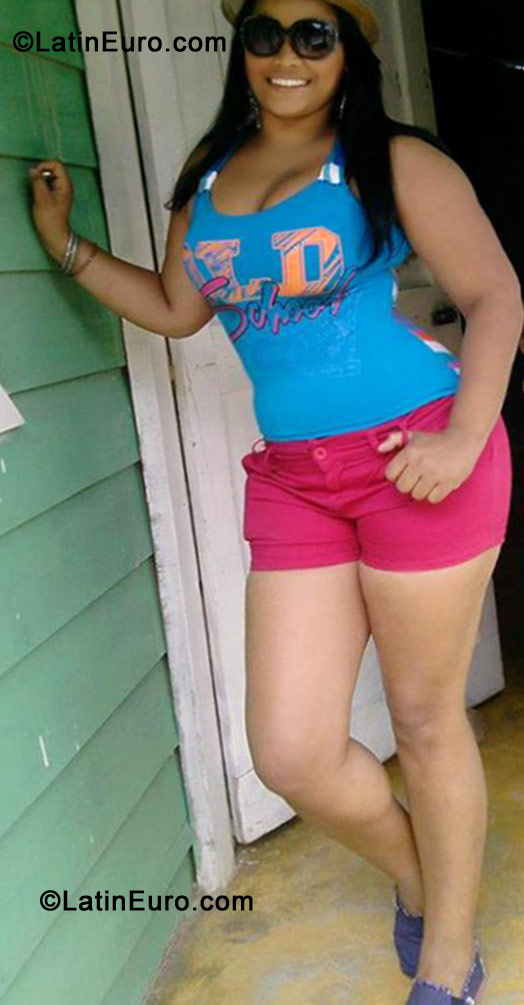 Date this nice looking Dominican Republic girl Lismarli from Valverde Mao DO11282
