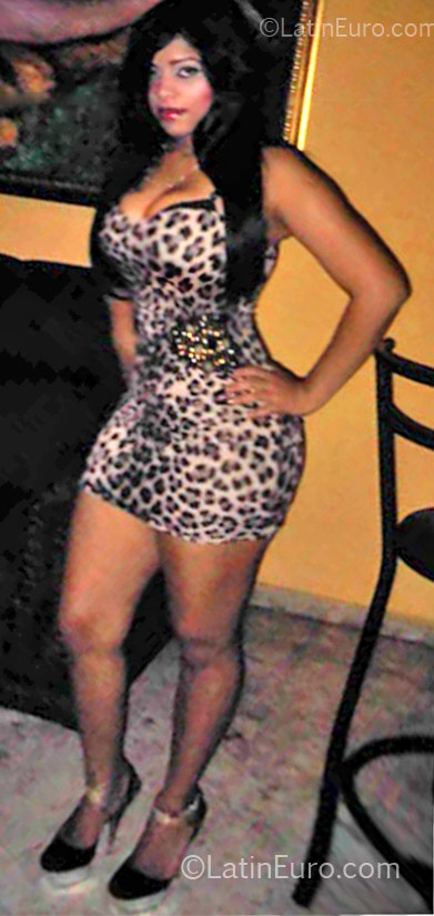 Date this good-looking Dominican Republic girl Violeta from Santo Domingo DO11572