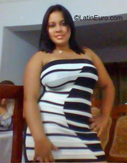 Date this lovely Dominican Republic girl Betty from Santo Domingo DO19209