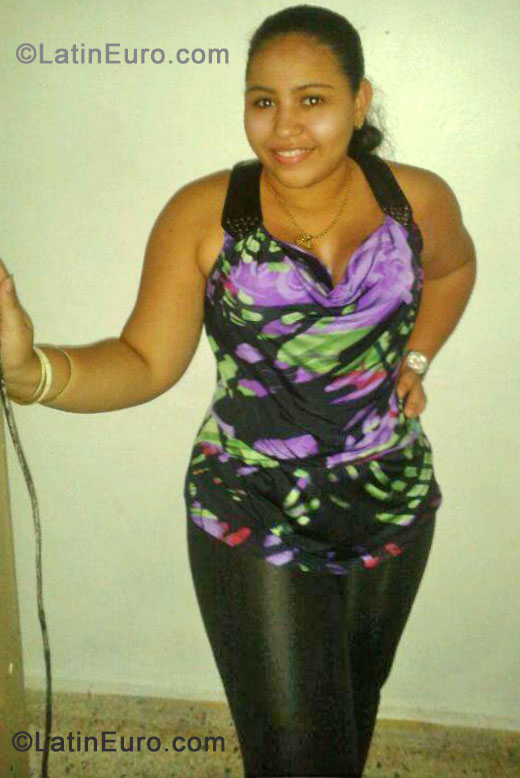 Date this athletic Dominican Republic girl Armanda from Bani DO15375