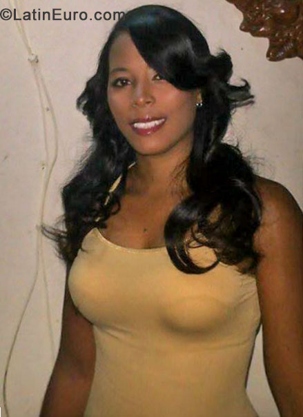Date this beautiful Dominican Republic girl Ana karina from San cristobal DO15379