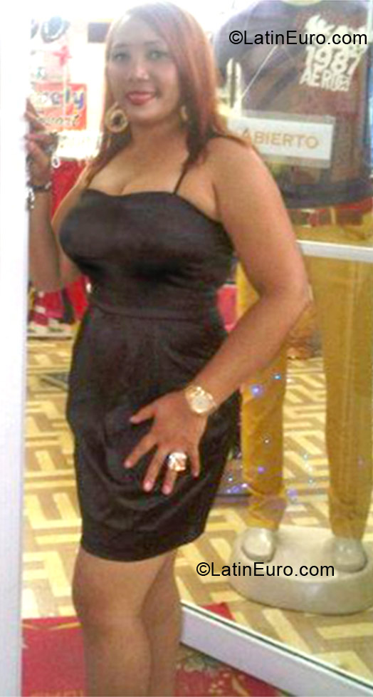 Date this sultry Dominican Republic girl Yolanda from Santiago DO15516