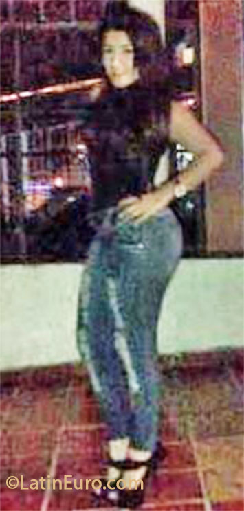 Date this happy Colombia girl Yuli from Bucaramanga CO13274