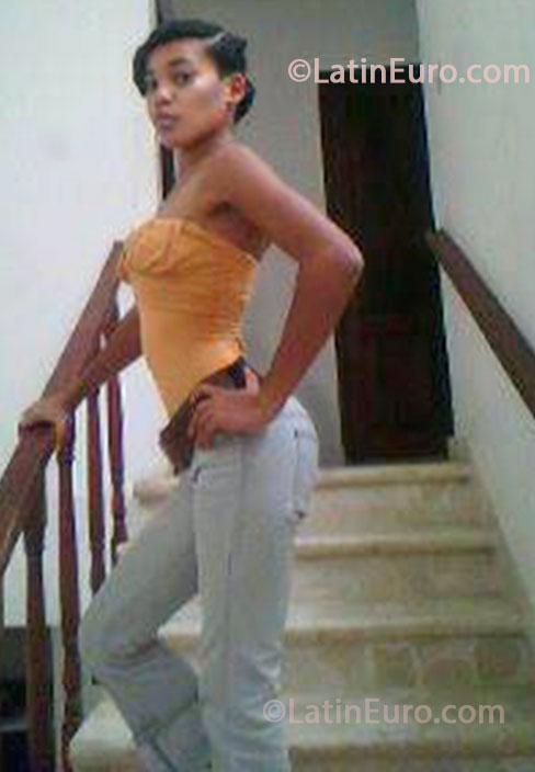 Date this foxy Dominican Republic girl Keymirlyn from Santo Domingo DO16595