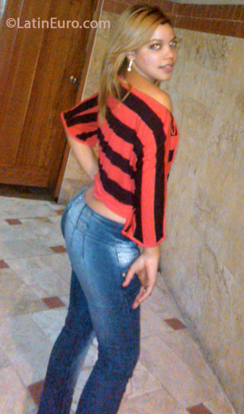Date this cute Dominican Republic girl Madely from Santiago DO16813