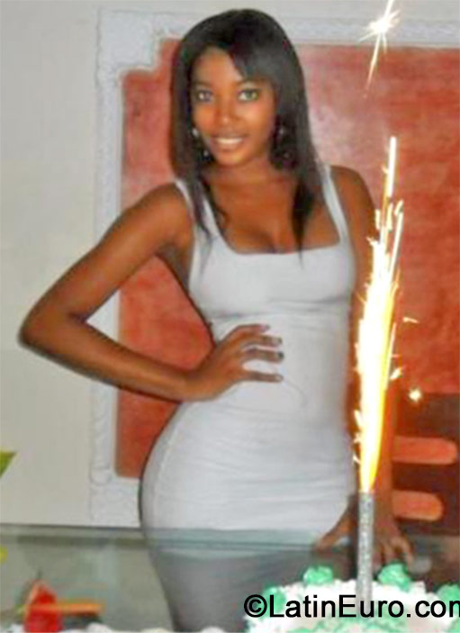 Date this sultry Colombia girl Dana from Bogota CO16634