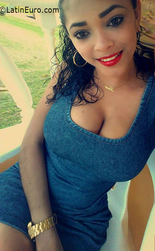 Date this pretty Dominican Republic man Amanda from Santo domingo DO25963