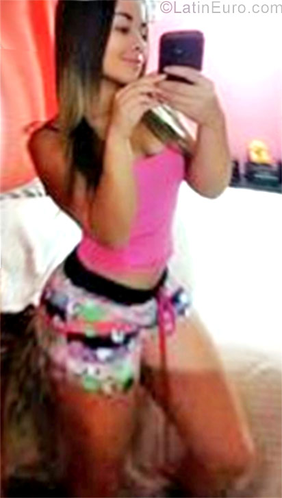 Date this good-looking Colombia girl Alejandra from Bogota CO21151