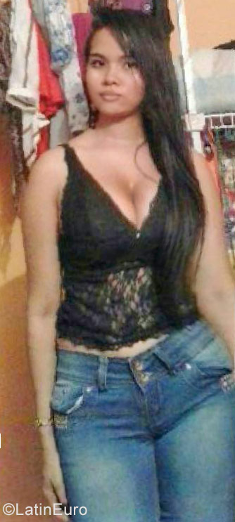 Date this voluptuous Colombia girl Andrea from Barranquilla CO21901