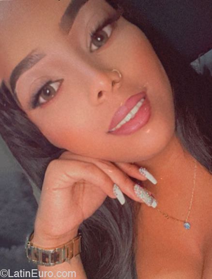 Date this stunning Dominican Republic girl Julia from Santo Domingo DO41149