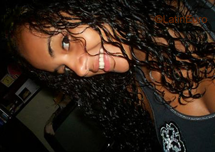 Date this sultry Brazil girl Laura from PORTO ALEGRE B3670