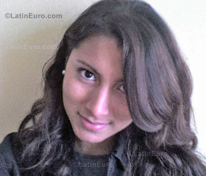 Date this passionate Peru girl Alicia from Lima N-439