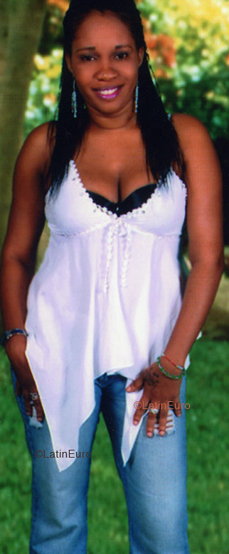 Date this voluptuous Jamaica girl Michelle from Kingston N1418