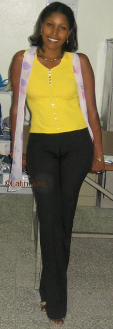 Date this sultry Dominican Republic girl Santa from Barahona N1543