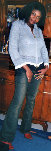 Date this hot France girl Amie from  N3093