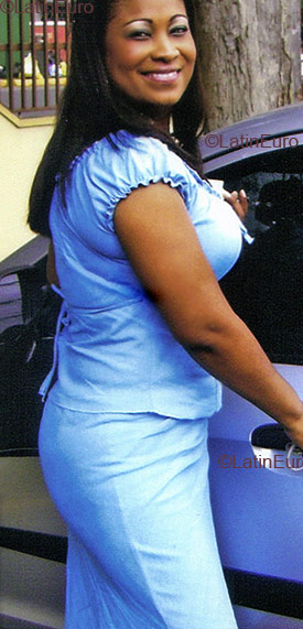 Date this sultry Panama girl Lencia from  N313