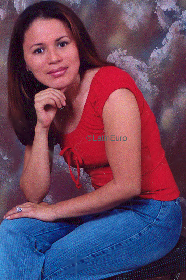 Date this nice looking Honduras girl Vilma from Choloma N3902