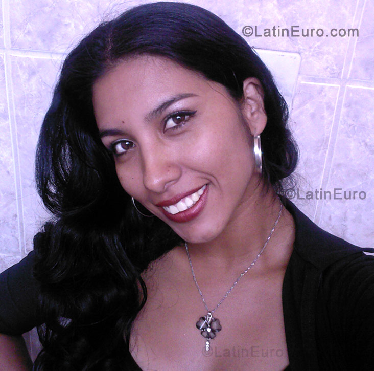 Date this attractive Peru girl Kely from Callao 001 PE62