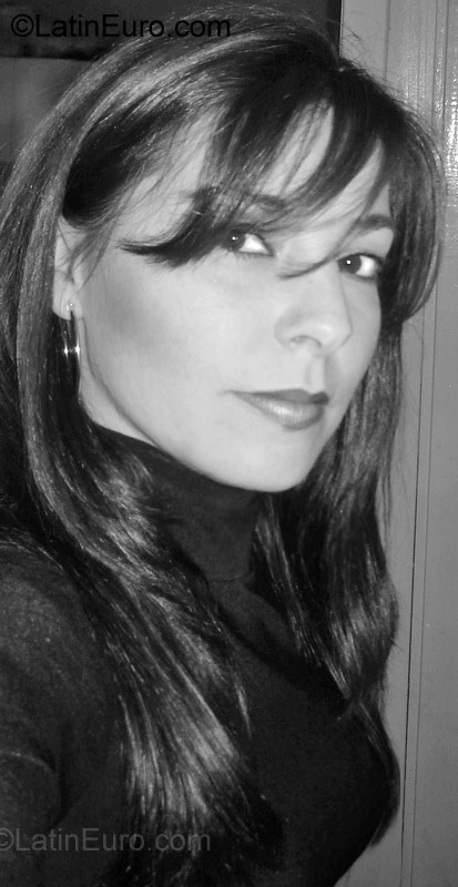 Date this voluptuous Brazil girl Fabi from Porto Alegre BR1061