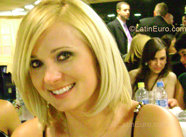 Date this funny Brazil girl Chelen from Curitiba BR1995