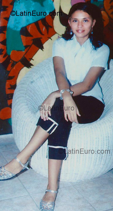 Date this exotic Honduras girl Wendy from Choloma HN173