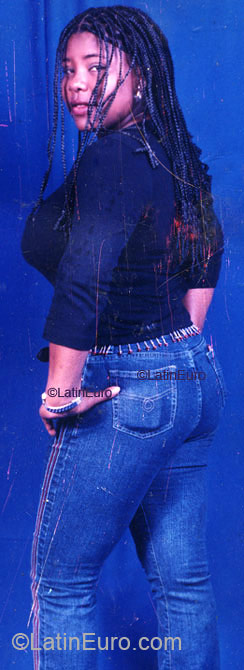 Date this exotic Honduras girl Daniela from Trujillo HN210