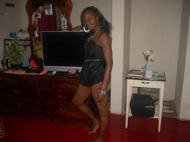Date this tall Jamaica girl Desmarie from Kingston JM101