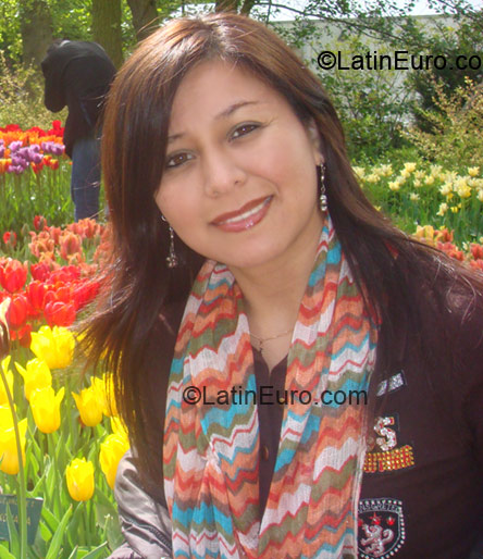 Date this beautiful Peru girl Clau from Lima PE305