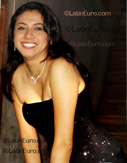 Date this foxy Ecuador girl Jasmin from Manabi EC23