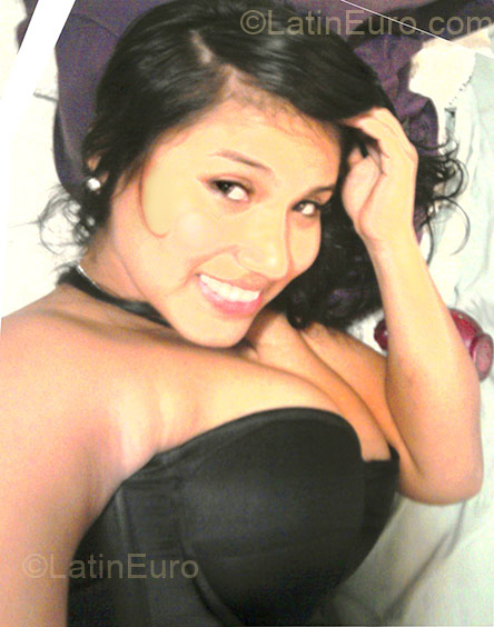 Date this foxy Peru girl Flavia Felipa from Lima PE330