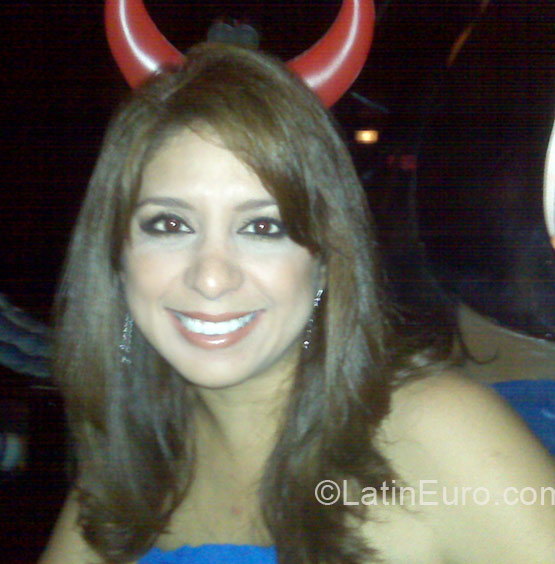 Date this charming Ecuador girl Berenice from Guayaquil EC30