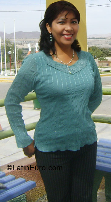 Date this beautiful Peru girl Mariesther from Moquegua PE332