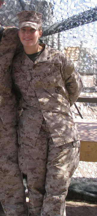 Date this charming United States girl Linda from Baghdad US7607