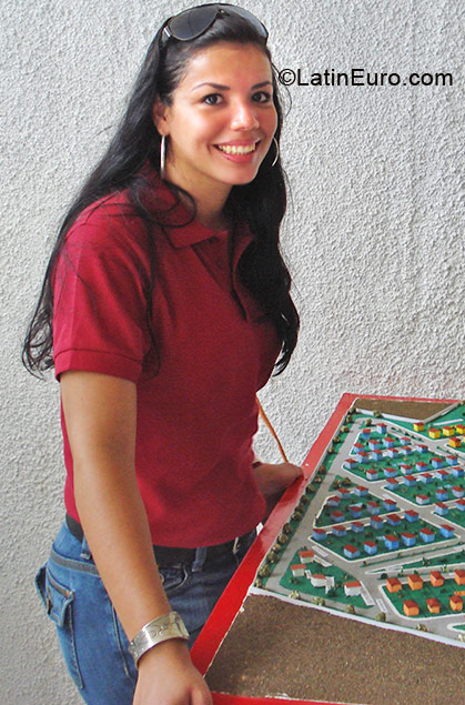 Date this fun Nicaragua girl Maria Esperanza from Leon NI10