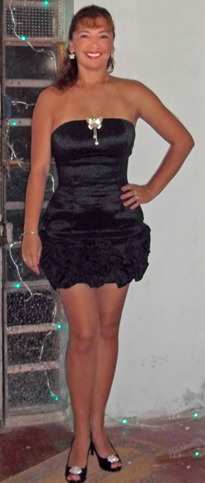 Date this happy Peru girl Diana from Lima PE365