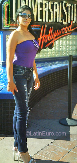 Date this delightful Mexico girl Gabriela from Guadalajara MX229