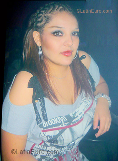 Date this gorgeous Mexico girl Veronica from Monterrey MX244