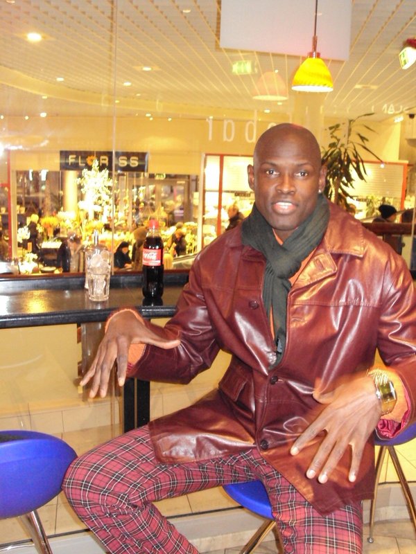 Date this athletic Brazil man Niang from London BR3884