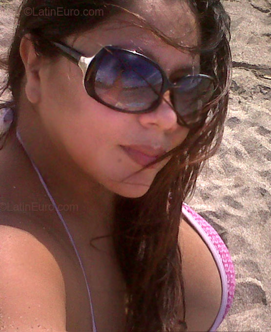 Date this hard body Ecuador girl Cecilia from Manabi EC53