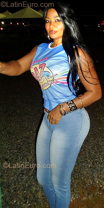 Date this pretty Brazil girl Lilia from Brasilia BR9263