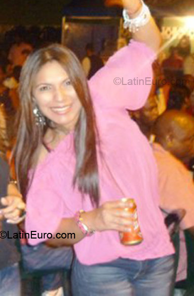 Date this nice looking Panama girl Adriana from Panama City PA46