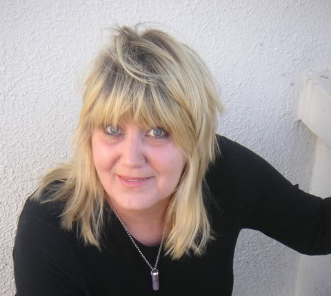 Date this georgeous United Kingdom girl Jthom from London GB455