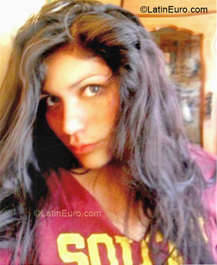 Date this sultry Peru girl Yazmin from Lima PE424