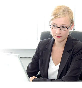 Date this beautiful United Kingdom girl Manager from London GB470