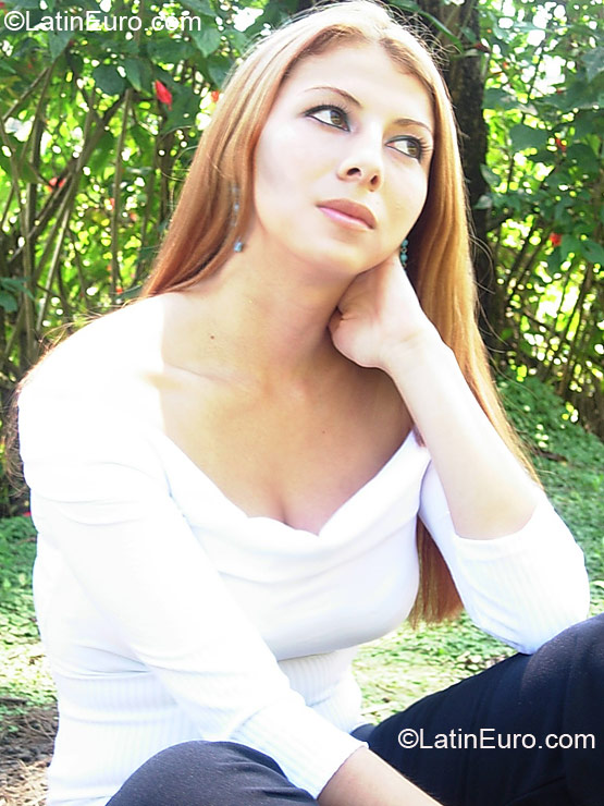 Date this voluptuous Costa Rica girl Gaby from San Jose CR46