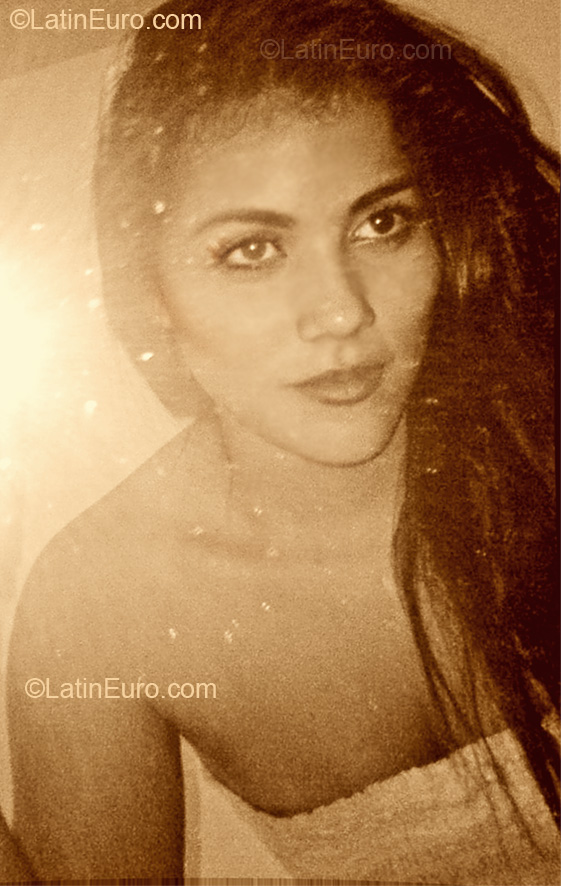 Date this lovely Ecuador girl Alba from Milagro EC85
