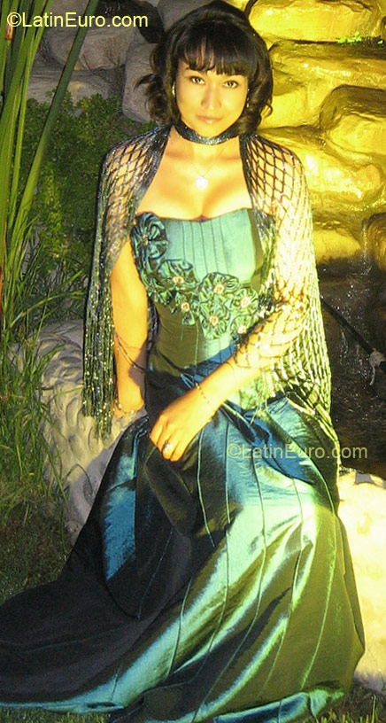 Date this stunning Peru girl Brennda from Arequipa PE482