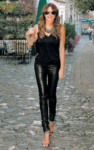Date this young Italy girl Nevenshill from Schio IT157
