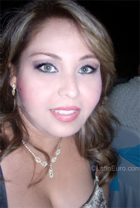 Date this delightful Mexico girl Aracely from Los Mochis MX436