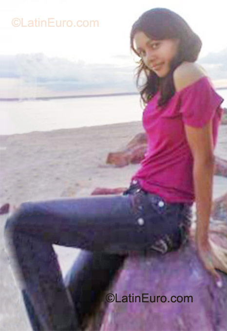 Date this cute Brazil girl Kamyla from Manaus BR6638